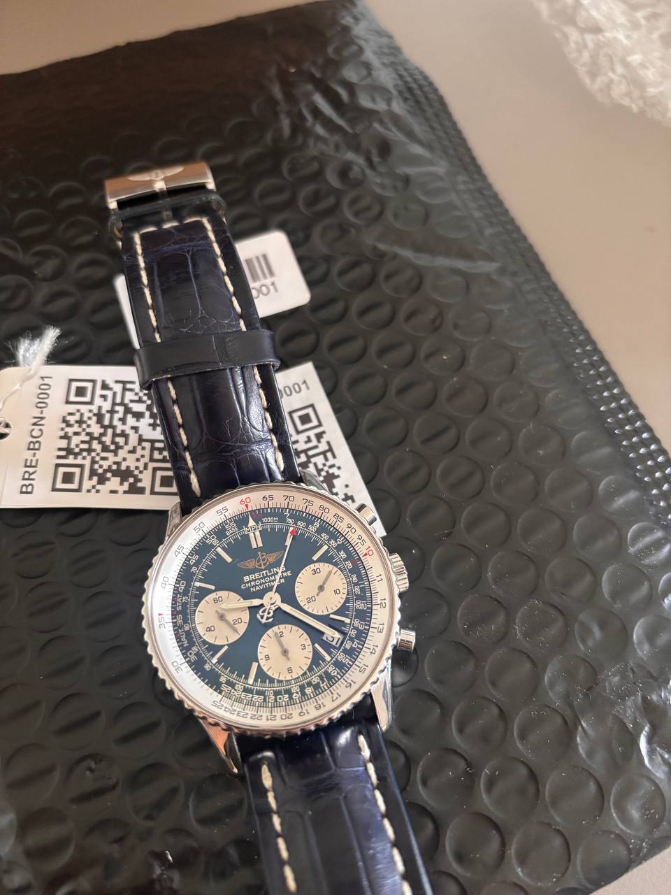 Breitling Navitimer with its Second Vintage reference tag and QR code