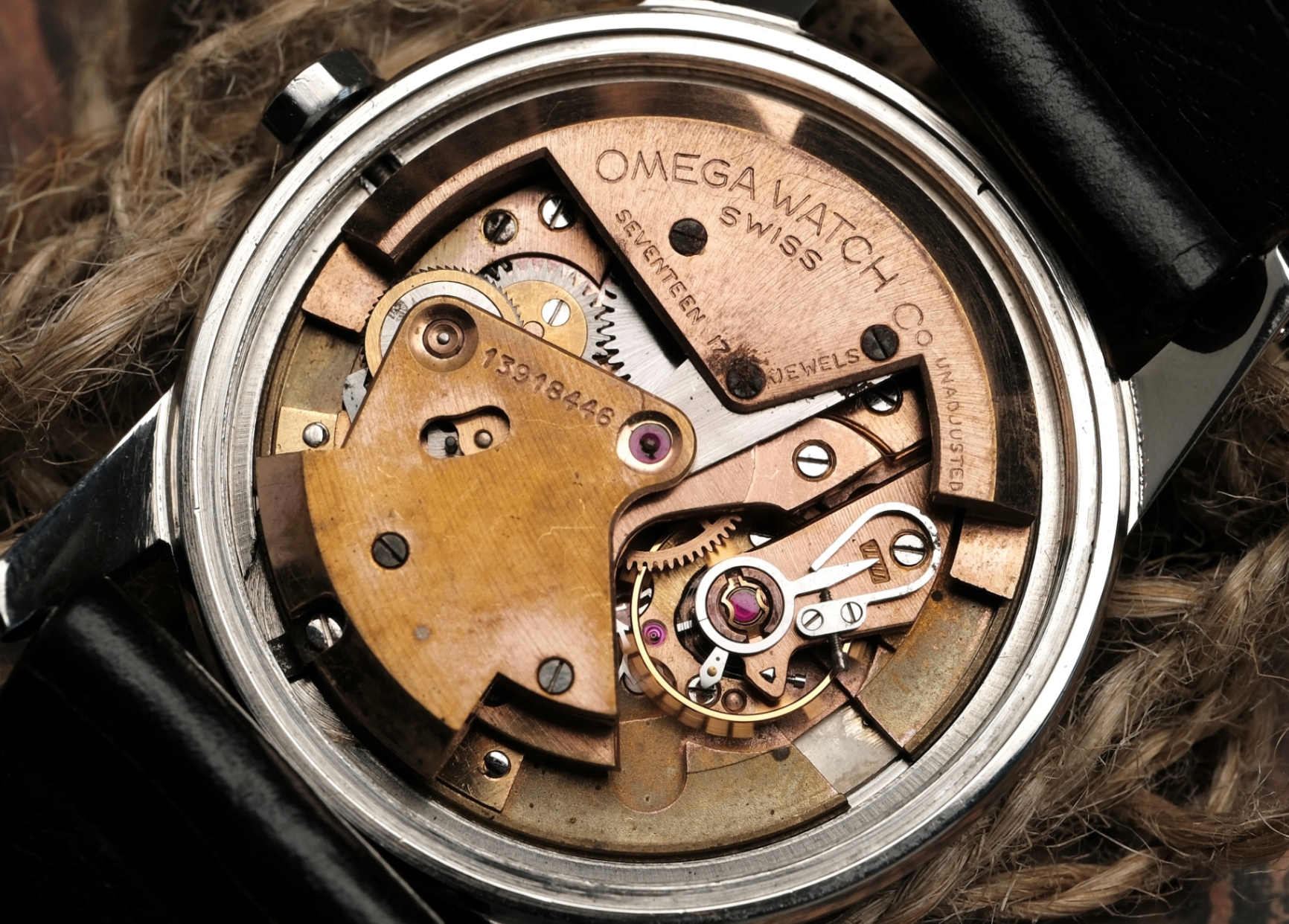 Omega bumper automatic movement