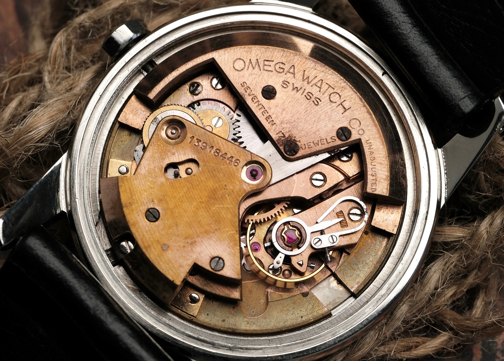 Omega bumper automatic movement